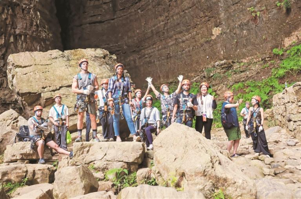 “山水秘境·多彩黔行”国际友人贵州文旅探访活动在贵州举行